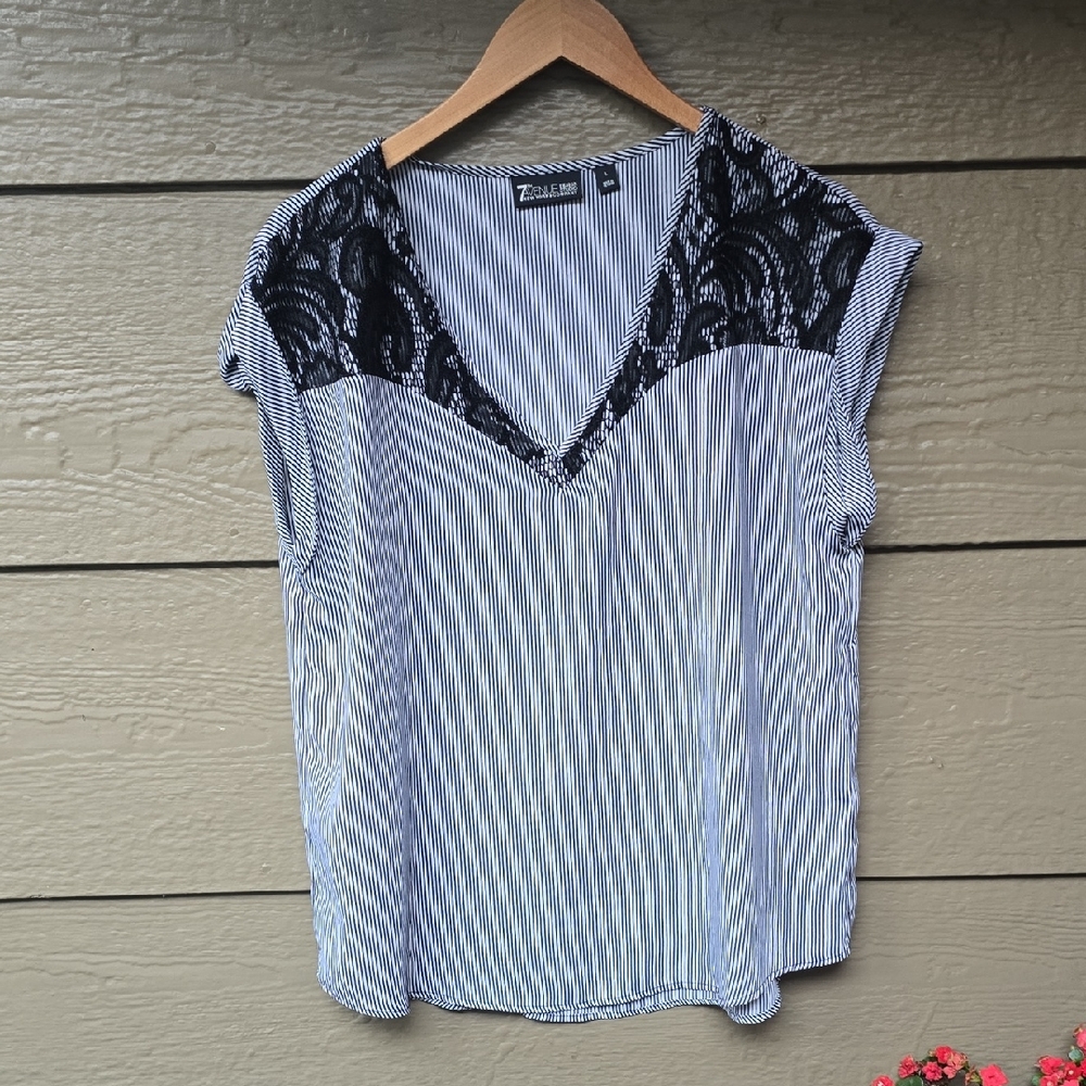 7th ave NY&Co Striped Lace Pullover V-neck Blouse Large
